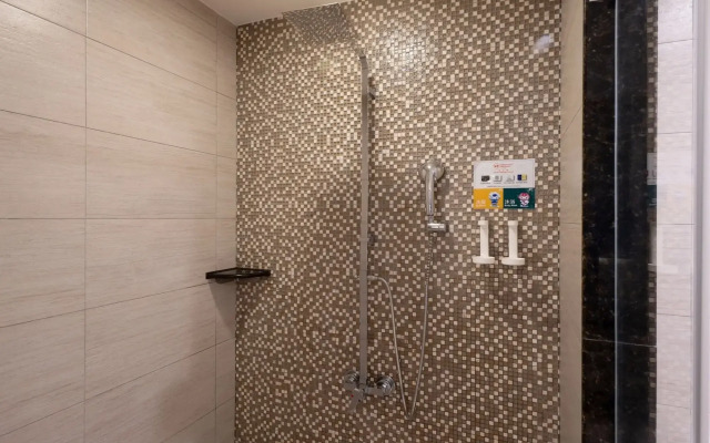 Guide Hotel Taichung ZiYou