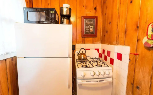 Arrowhead Pine Rose Cabins