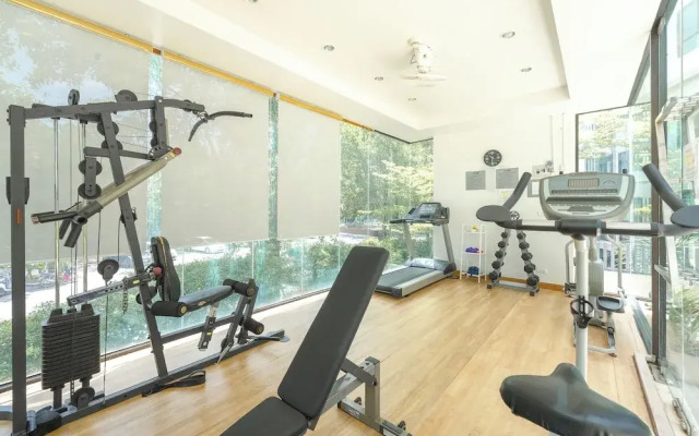 1BR Condo Pool Gym Near Beach C237