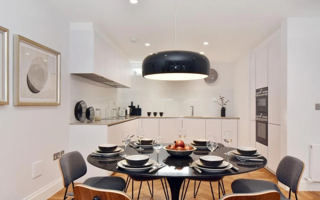 Stunning Mayfair 3 Bed 8 Million Air Conditioned