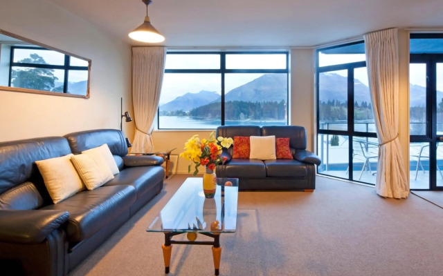 Spinnaker Bay Apartments