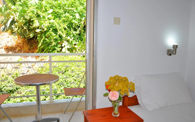 Nora Hotel