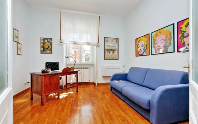 Luxury, Large Flat With Terrace on Vatican Walls