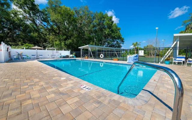 Water's Edge RV Resort