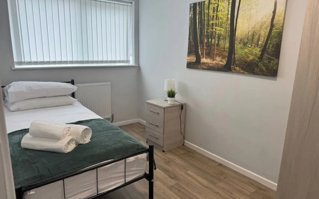 4 Bed Apartment in Warwick