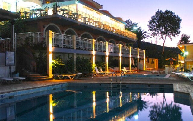 Captains Hotel