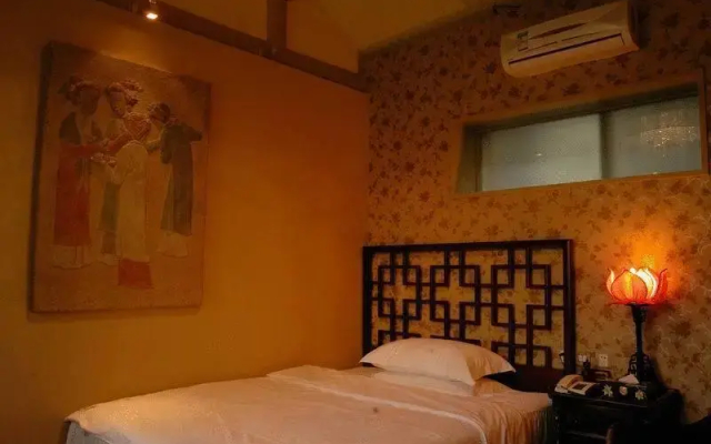 Graceland Yard Hotel