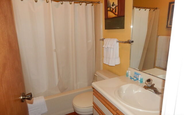 Four Seasons Racquet & Country Club