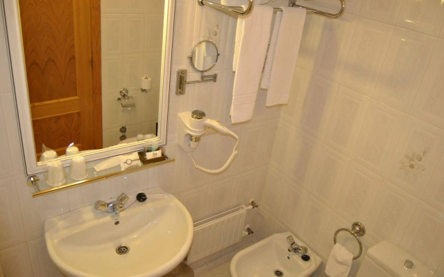 A Marisqueira IA Coruña Airport