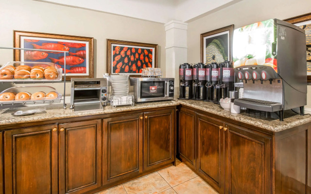 Comfort Suites Paradise Island