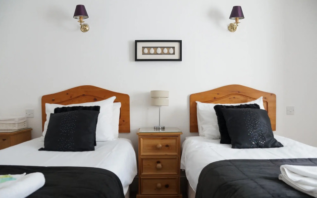 Eyre Court Hotel