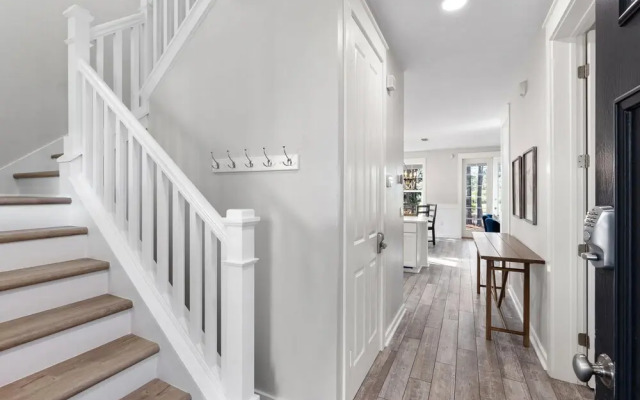 1289 Laurel Grove