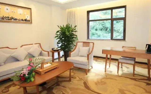 Panda Hometown Hotel