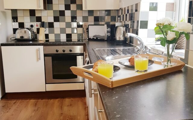 BlueOne Serviced Apartments-Sandon House