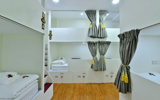 Backpacker Hostel - Adults Only
