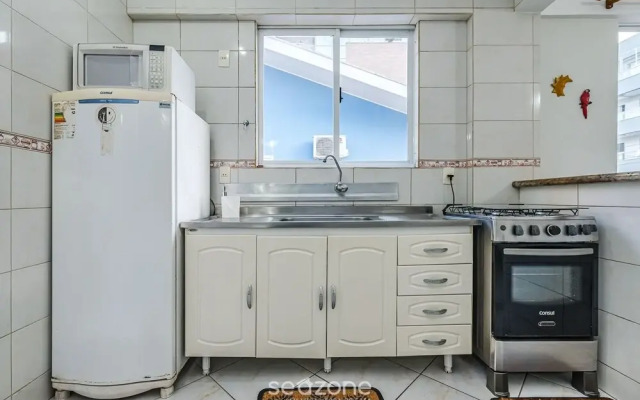 2BR apt W/balcony 220m Bombas Fdl103