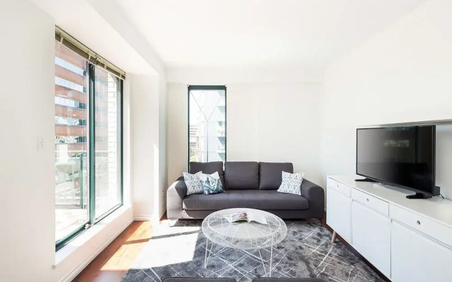 Penthouse 2BR in Yaletown by Sonder