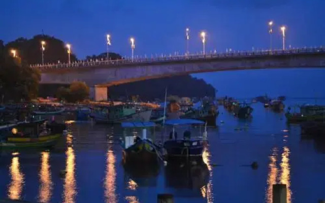 Riverbank 101 Dungun