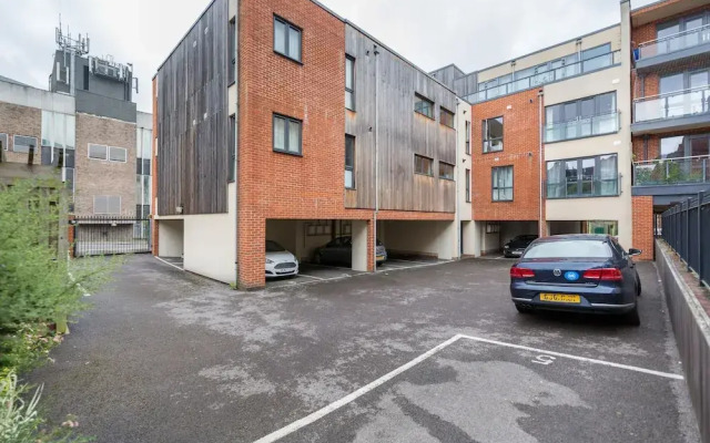 Roomspace Apartments -Westnye House
