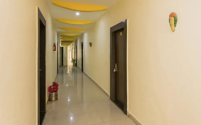 OYO 23471 Hotel Hilton Tower