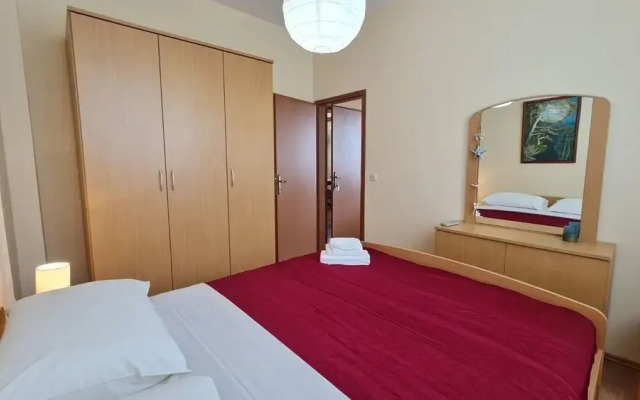 Dami - 100m From the sea - A4 Wind