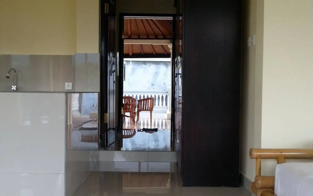 Puri Mandhara Lovina