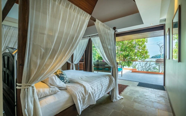 Nam Bo Villa by Lofty - Oceanfront Private Pool Villa With Maid and Cook