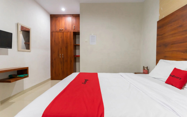 RedDoorz Syariah near Titi Bobrok Medan