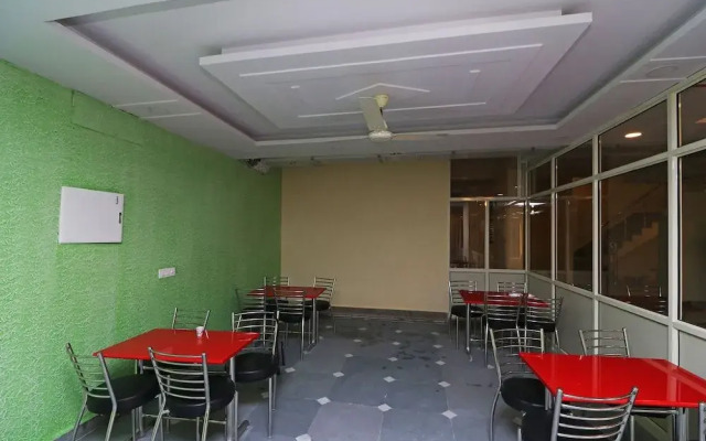 Oyo Flagship 27639 Sector 69