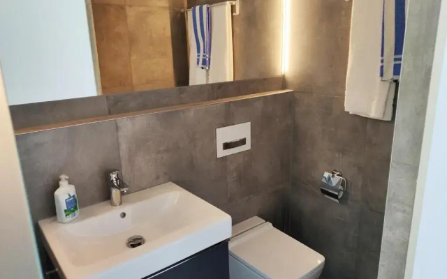 Modern ausgebauter Überseecontainer als Tiny House