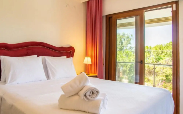 Enchanting Villa With Backyard in Cesme Near Beach