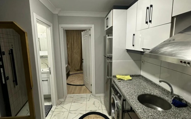Comfy Flat With Balcony in Esenler