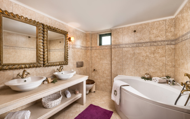 Luxury Villa Golden Crest With Private Swimming Pool