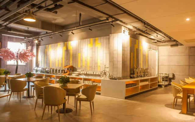 James Joyce Coffetel·Weifang Railway Station Yuandu Lake