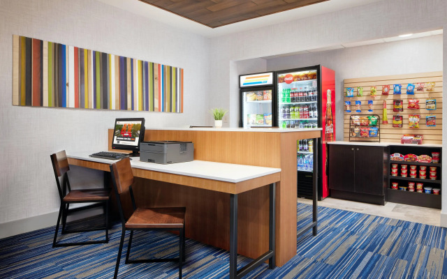 Holiday Inn Express & Suites Salem by IHG
