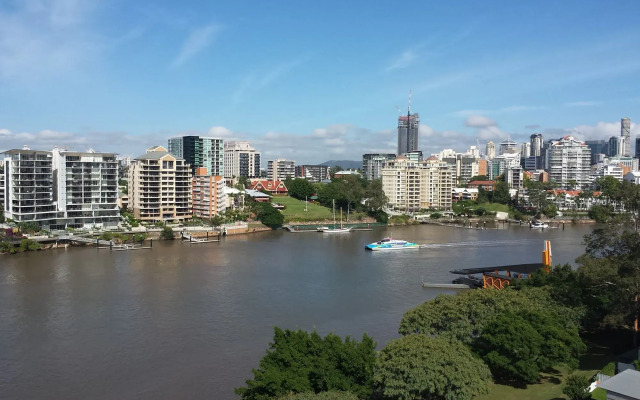 Kirribilli Riverfront Apartments
