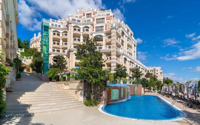 La Mer Residence Beach Apartment