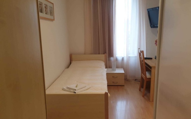 Hotel Edelweiss – Guest Rooms – Neuhausen am Rheinfall