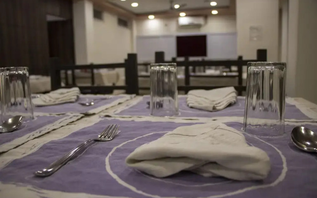 Hotel Nava Yug