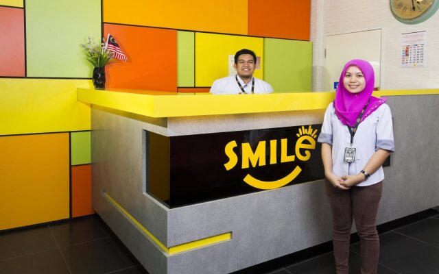 Smile Hotel Danau Kota