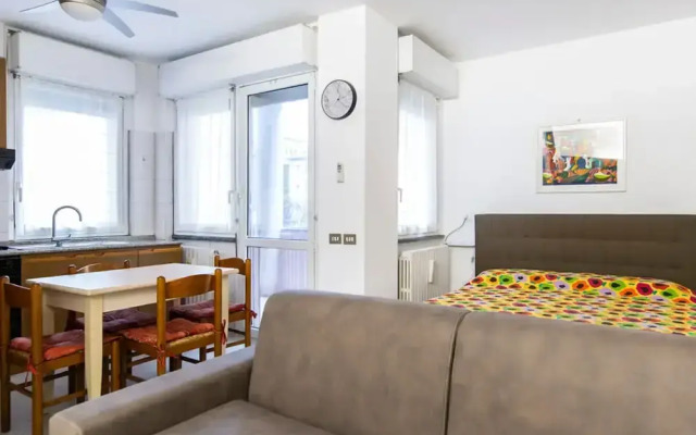 Pisani 4 in Monza With 1 Bathrooms