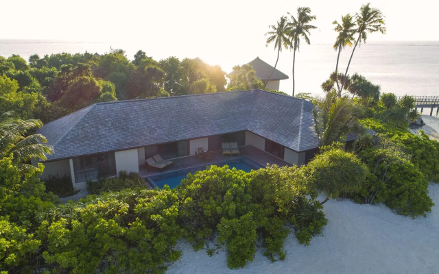 The Residence Maldives at Dhigurah Hotel