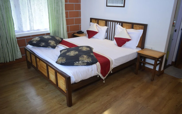 OYO Premium Convent Road Near Lake
