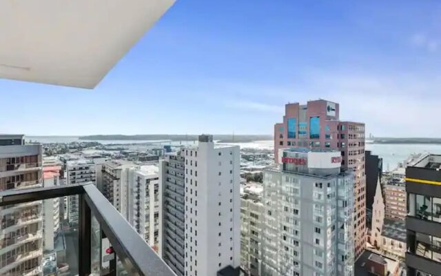 Just Opposite To Sky Tower, 2 Bed 2 Bath In Cbd