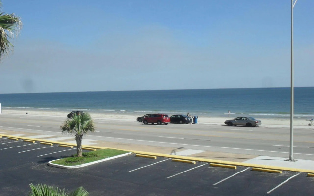 By The Sea Gulf View Deluxe Condo