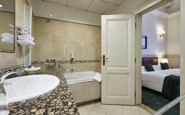 Szidónia Manor House