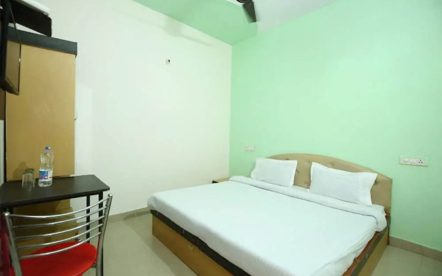 Sunshine Lodge by OYO Rooms