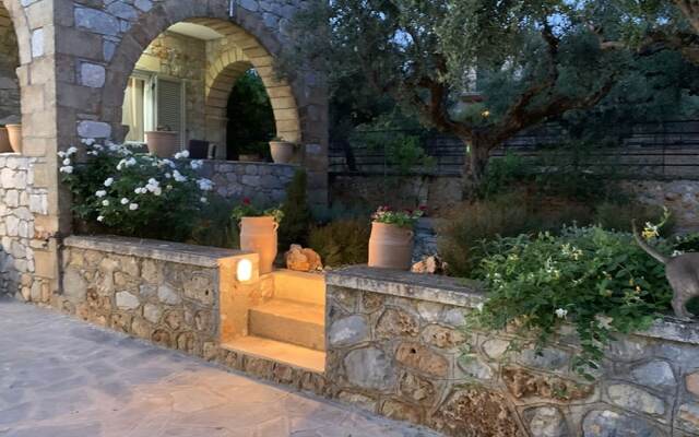 Semi Detached Stone House Great Location
