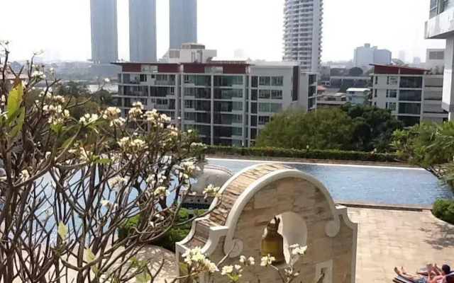 Baan Sathorn Riverfront