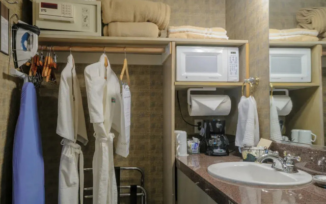 Grass Valley Courtyard Suites